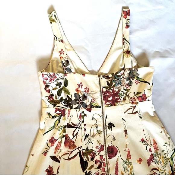 Tahari Arthur S Levine Dresses Color Ivory/Rio White Floral Julie Dress Side 4. - Picture 6 of 16